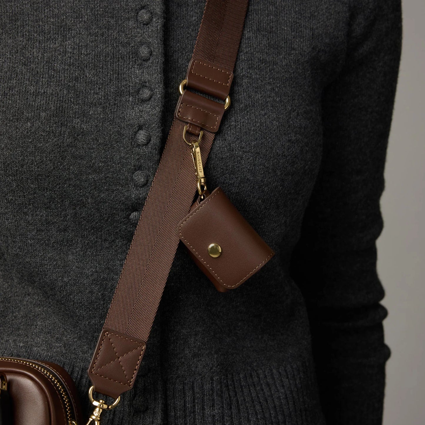 Avery AirPods Clip-On Pouch - Espresso Brown/Gold
