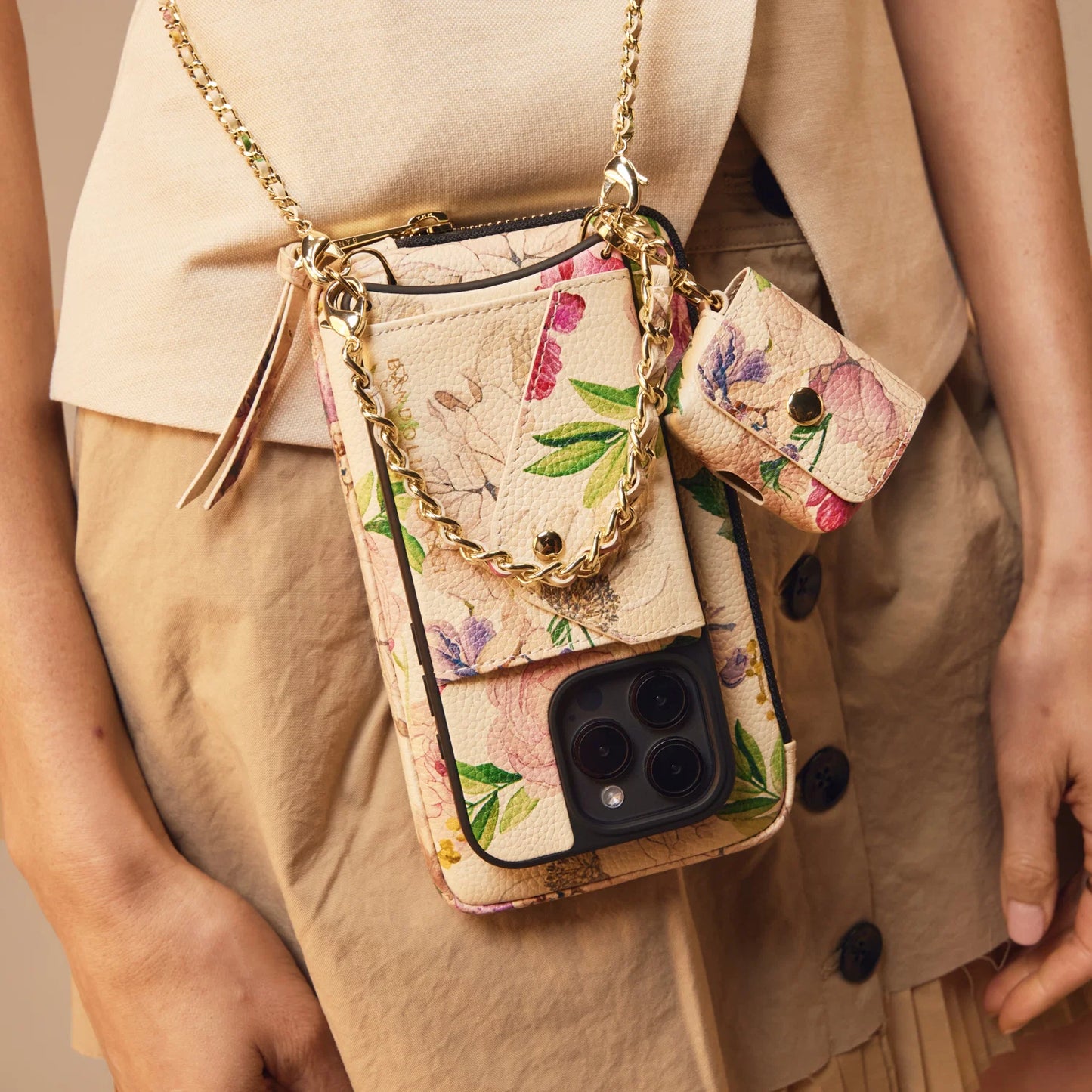 Avery AirPod Clip-On Pouch - Ceci Ivory Floral/Gold