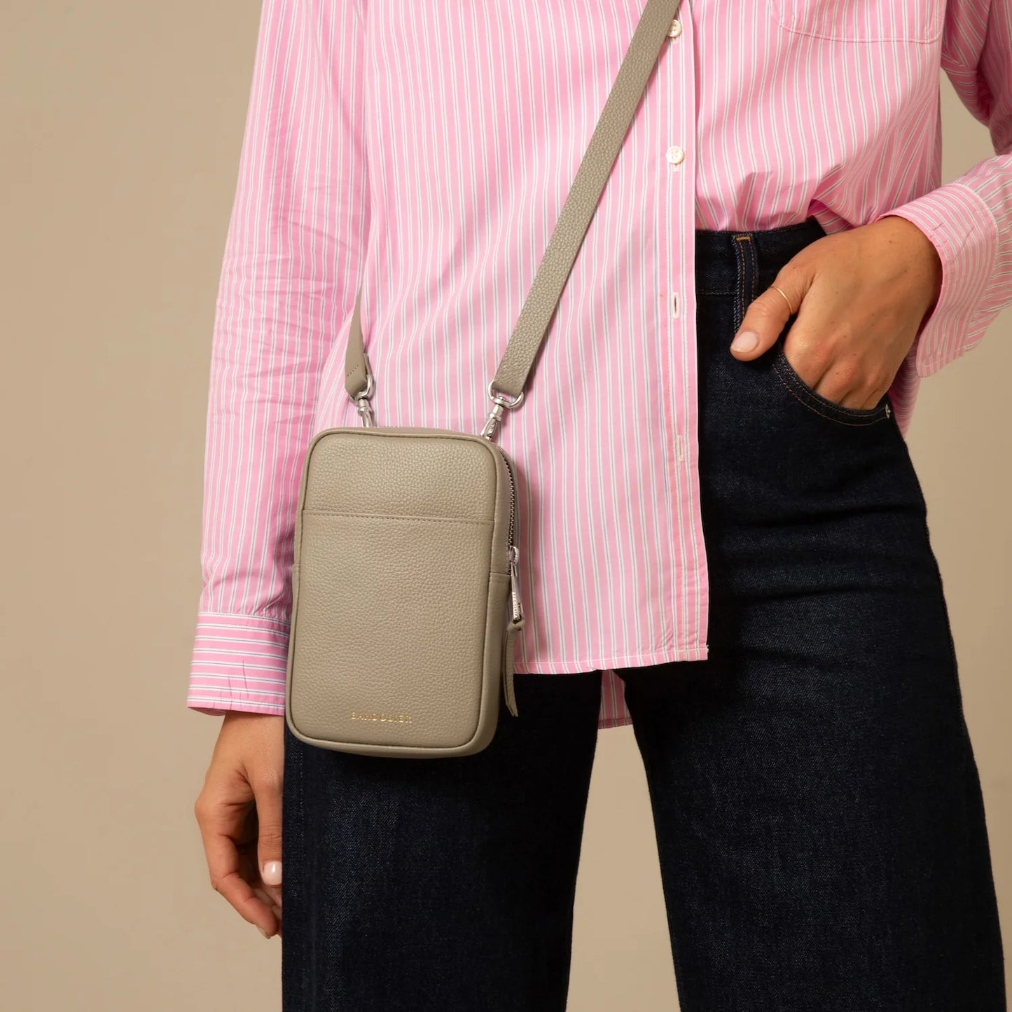 Large Expanded Pouch - Greige/Silver