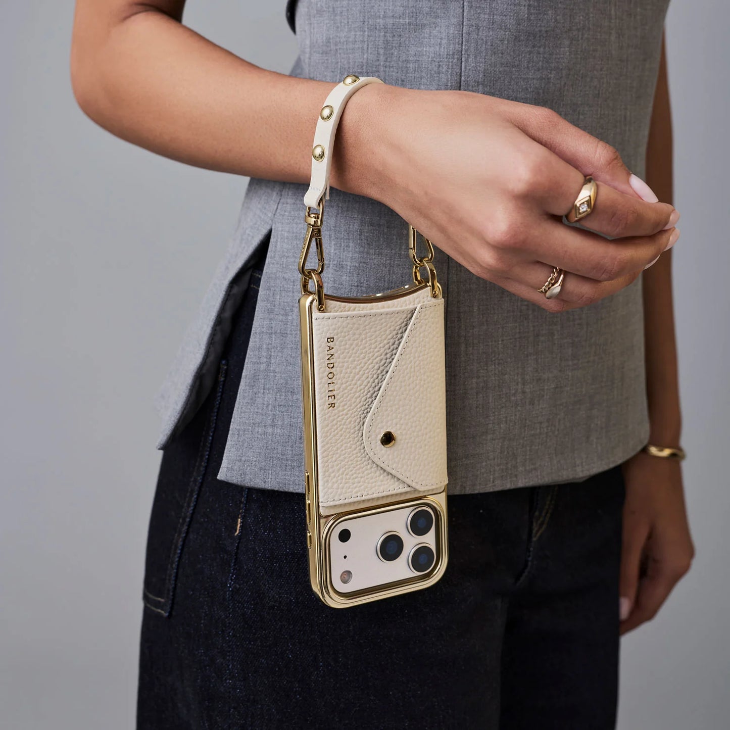 Annie Wristlet - Ivory/Gold