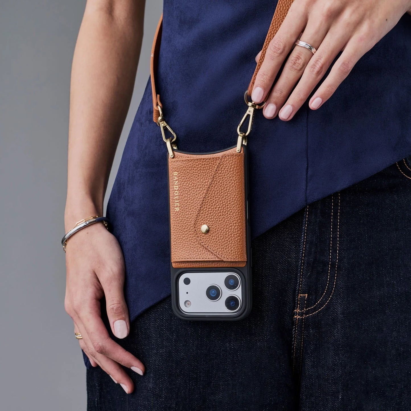 Hailey Side Slot Leather Crossbody Bandolier - Saddle Brown/Gold