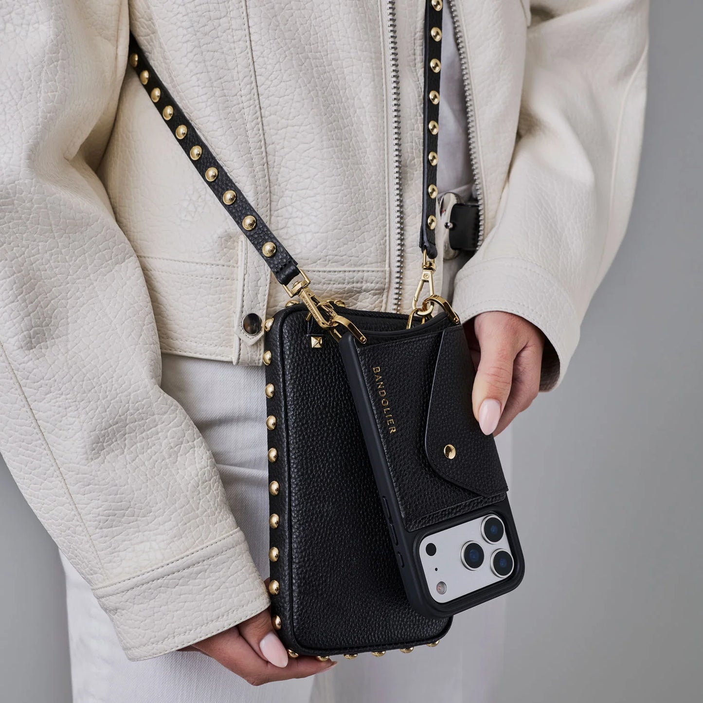 Round Studded Expanded Pouch