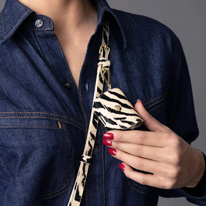 Avery AirPods Clip-On Pouch - Zebra/Gold