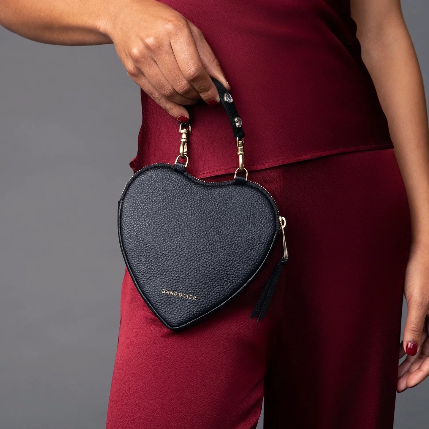 Expanded Heart Pouch - Black/Gold