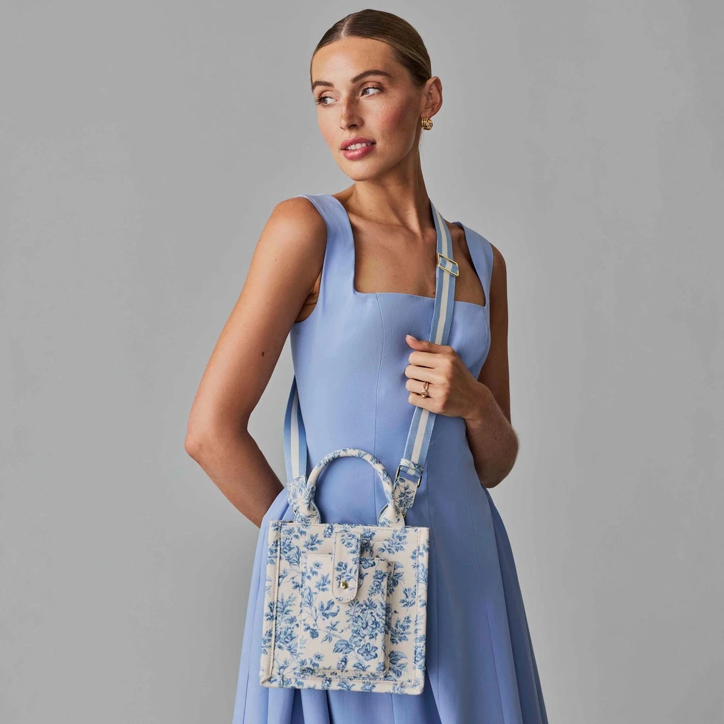 Small Dillon Book Tote - Chambray Toile/Gold