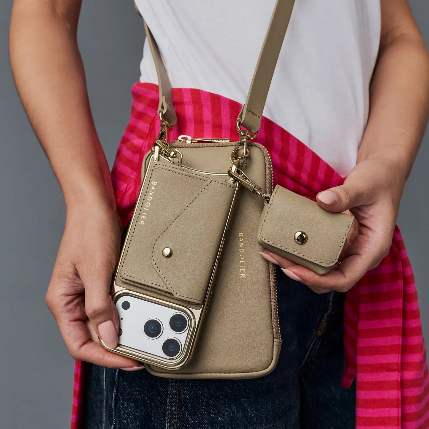 Avery AirPods Clip-On Pouch - Khaki/Gold